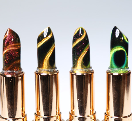Magnetic Chameleon Effect Pigments